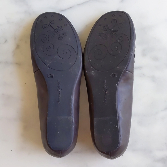 American Eagle by Payless Brown Faux Leather Flats. - Picture 6 of 6